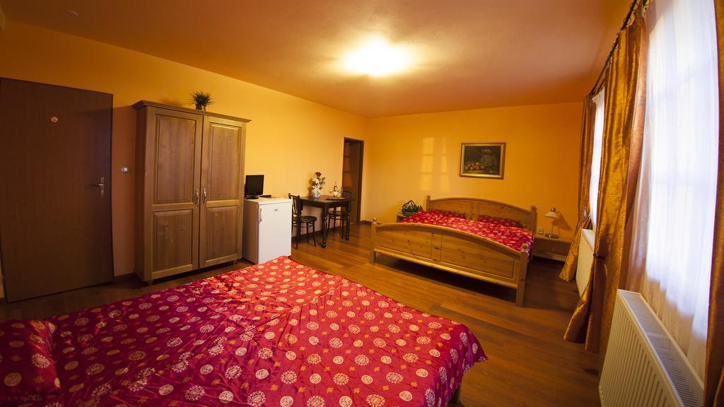 Zatisi Pensjonat Mikulov